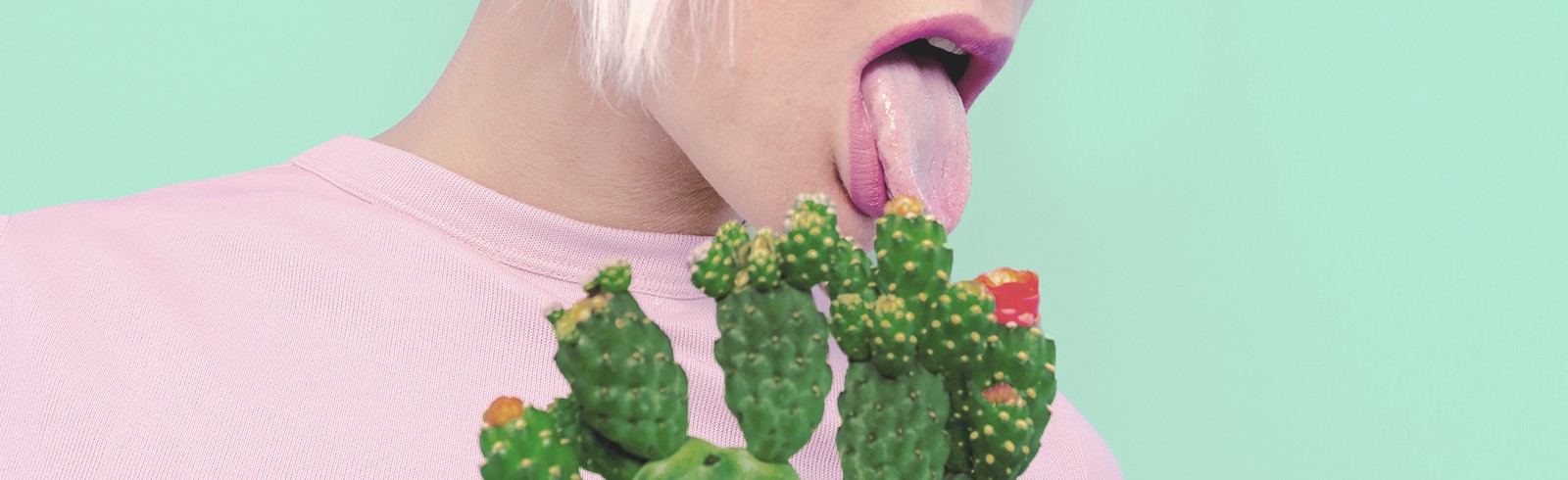 <div style="text-shadow: 0 0 7px #000;"><span style="font-size: 50%;display:block"></span></div>