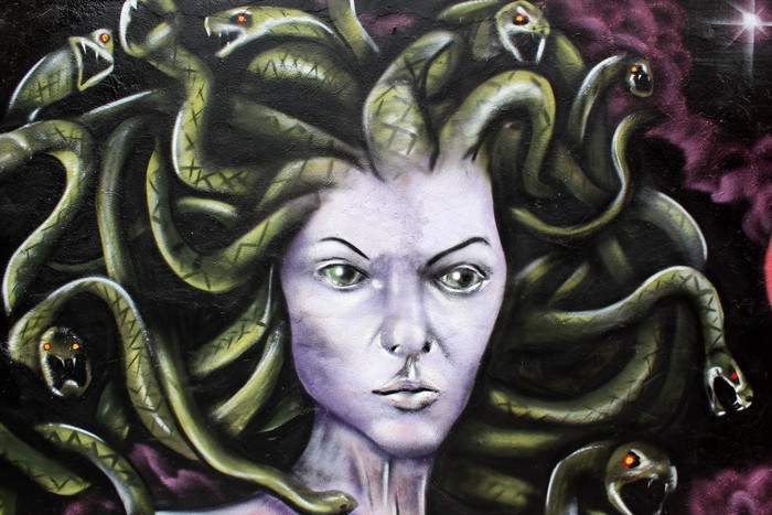 medusa mitologia griega. arte urbano Wall Mural • Pixers® • We live to ...