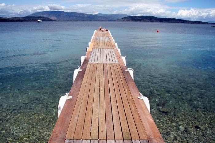 Papier peint Ponton en bord de mer à Corfou • Pixers ...