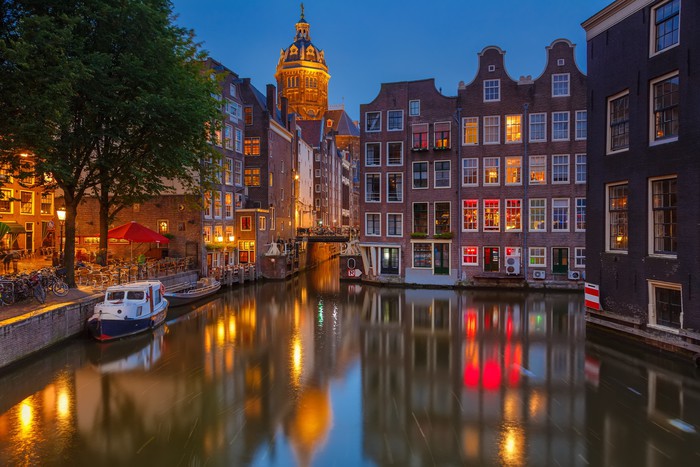 Fototapete Amsterdam bei Nacht • Pixers® - Wir leben, um zu verändern Fototapete Amsterdam bei Nacht • Pixers® - Wir leben, um zu verändern