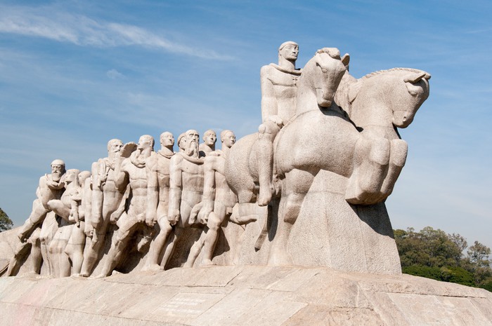 Resultado de imagen para monumento de las banderas brasil