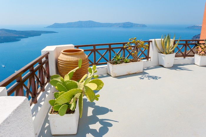 Fototapete Terrasse mit Meerblick. Fira, Santorini, Griechenland