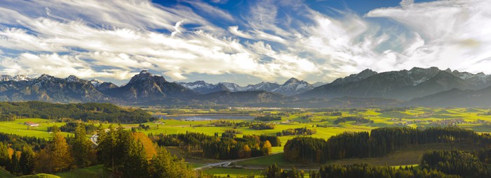 Fototapete Panorama Landschaft in Bayern mit Berge der Alpen und